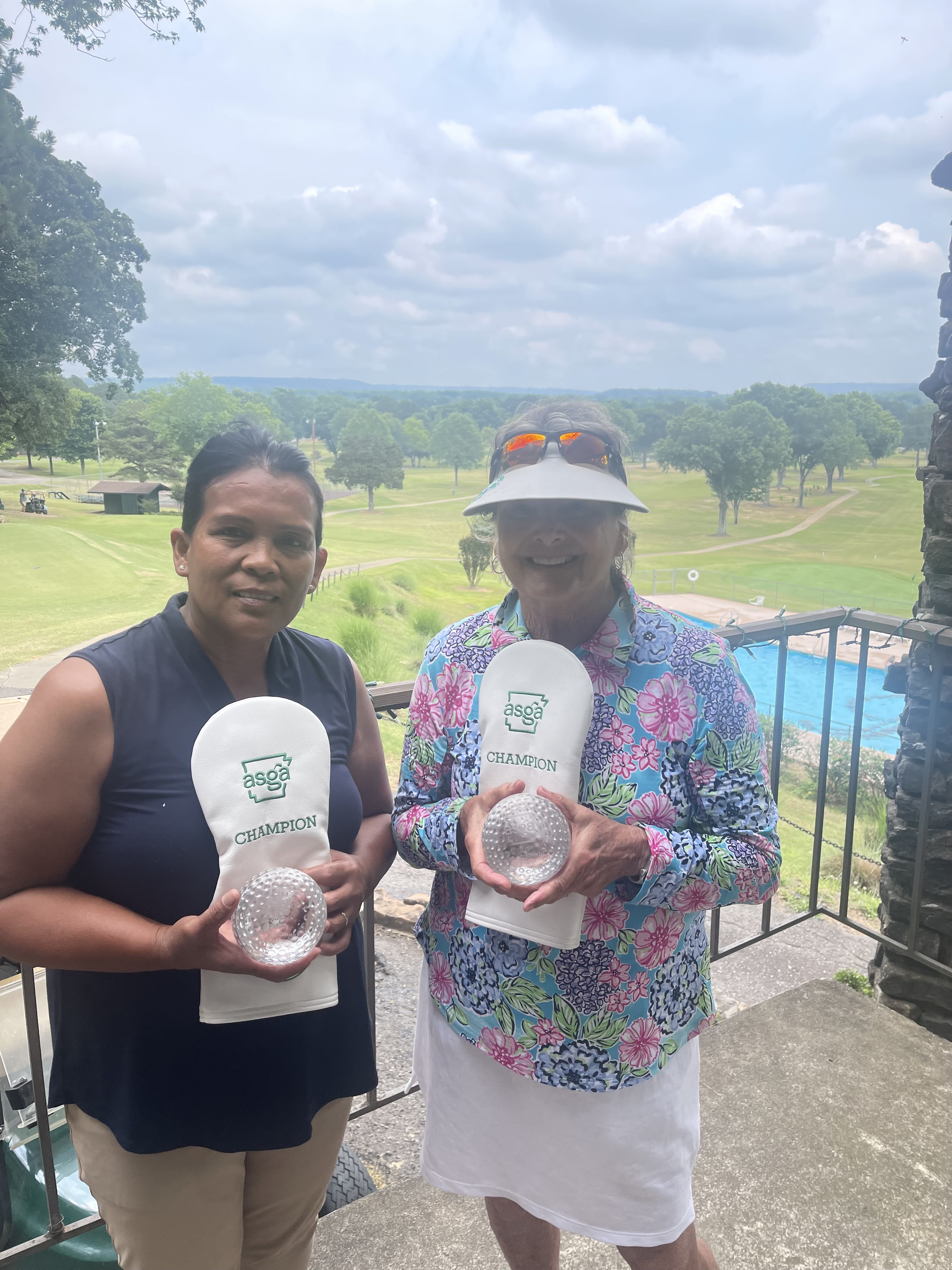 Phillips, Elliott collect second team title in a month, win 2-Lady Scramble